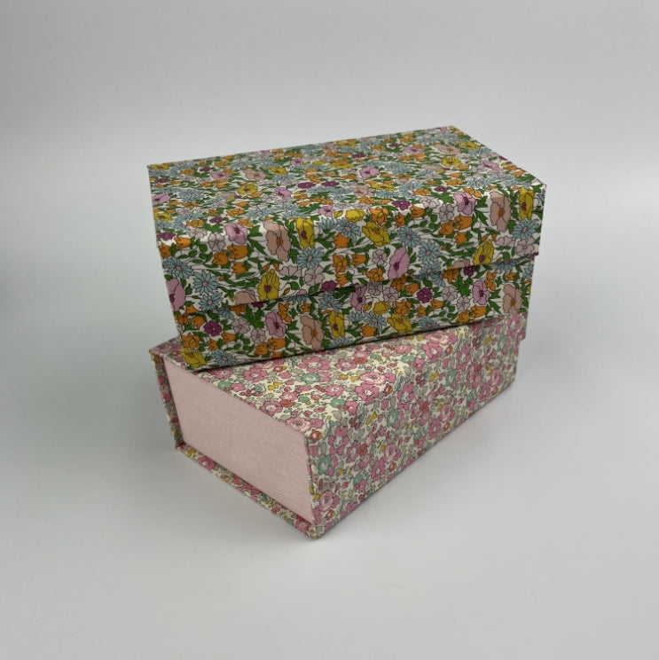 Custom Luxury Small Magnetic Flip Rigid Photo Storage Box Flat Pack Flock Lined Polaroid Photo Album Card Packaging Custom Logo Size Contact Us For Memory Picture Storage Box Solutions
