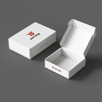 Cajas de envío personalizadas | Kraft con logo a un color Estilos prémium y de lujo a todo color para todas las industrias Disponibles en varios tamaños | MOQ 100 unidades