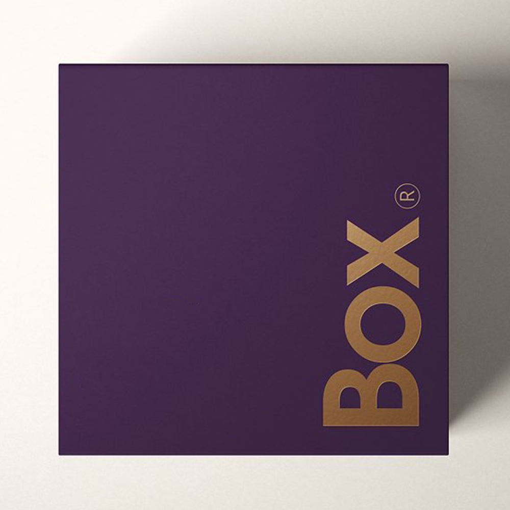 Caja de regalo magnética mate Deep Purple personalizada | Logotipo de lámina dorada y forro interior dorado | Tamaño grande para sets de regalo de ropa de lujo, cajas de suscripción y regalos corporativos | MOQ 100 unidades