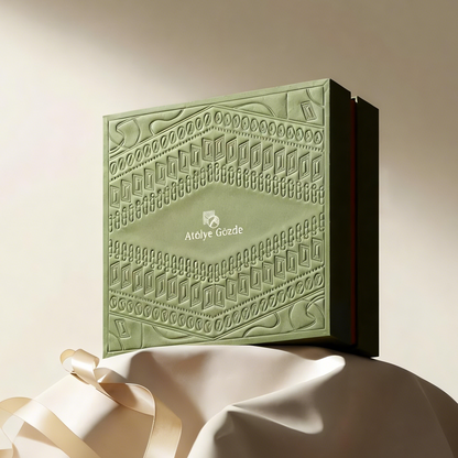 Personalized Custom Luxury Embossing Rigid Cardboard Gift Box Custom Logo Emboss Deboss Print For Cosmetic Jewelry Tea Wedding Holiday Luxury Packaging OEM Wholesale