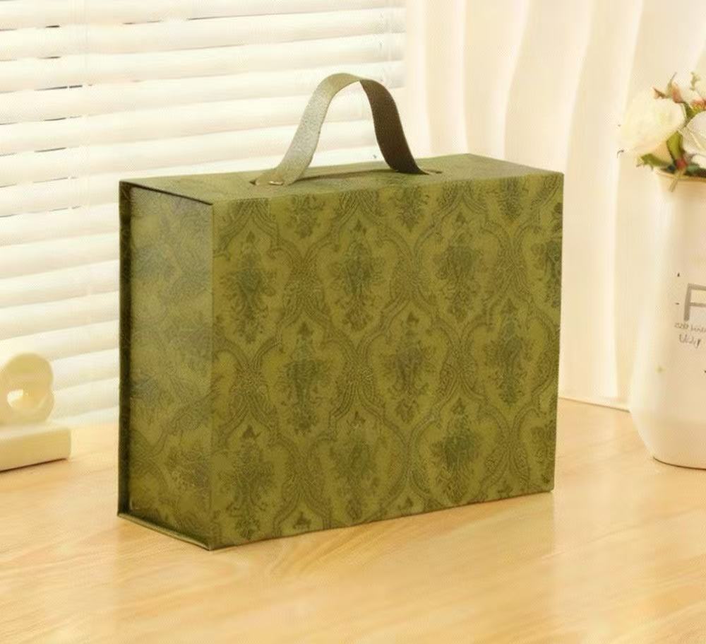 Large Capacity Eco Friendly Biodegradable Recyclable Rigid Gift Box Custom Logo Sustainable Packaging For Apparel Wellness Corporate Gift Sets
