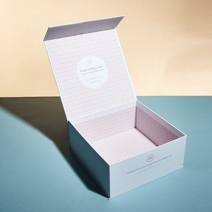 Luxury Personalized Custom Logo Flip Foldable Magnetic Rigid Gift Box Recyclable Hard Paper Brand Packaging Box