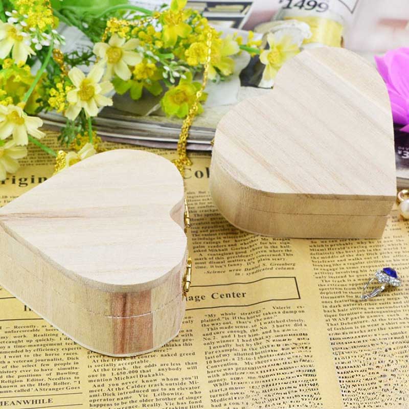 Custom Heart Shaped Vintage Wooden Box Custom Logo Walnut Pine Wood For Ring Jewelry Wedding Valentine Gift Storage Pack