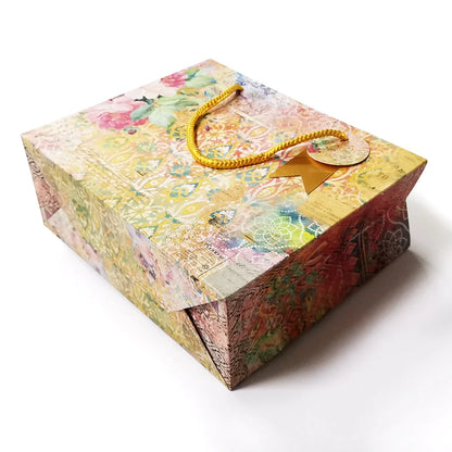 Wholesale Cardstock Artpaper Floral Hand Bag Paper Bag Gift Bag with Gold Tag for Shopping Gift Toy