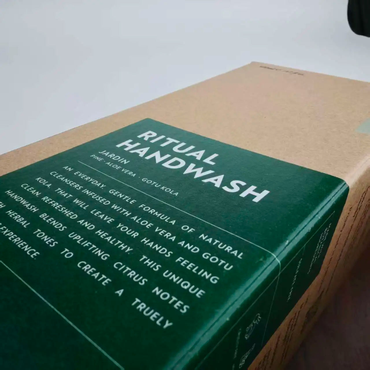 Custom Kraft Paper Retail Box Printed Corrugated Product Box for Skin Care Handwash Lotion Bottle Eco-Friendly Certified