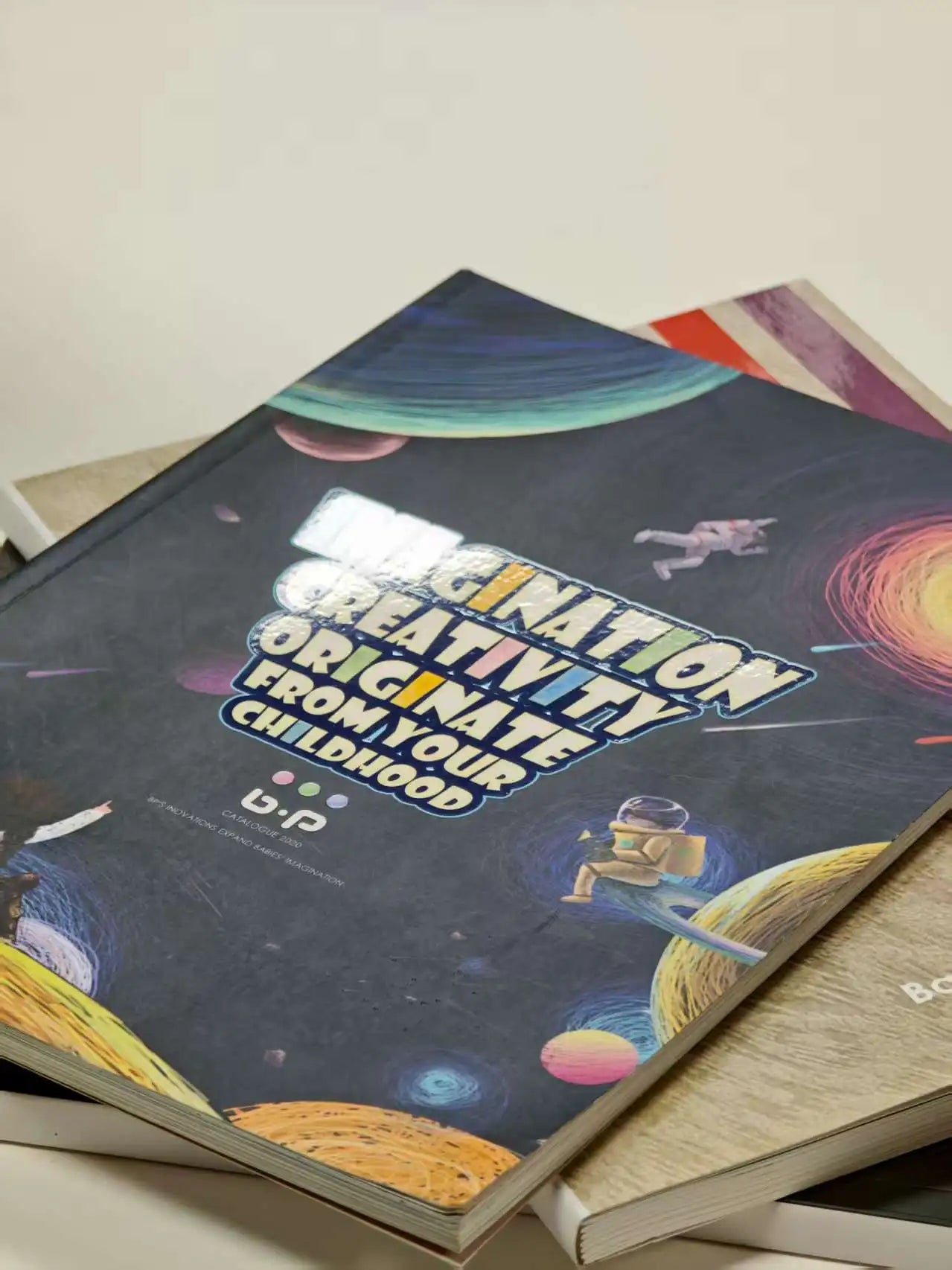 Matt Lamination UV Printing Soft Cover Fancy Paper Saddle Stitching Four-Color Brochure Offset Paper Customized Printing Catalog