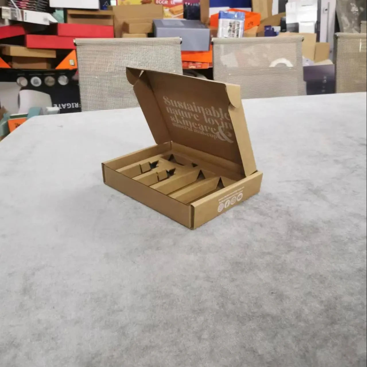 Factory Mailing Kraft Corrugated Professional Cardboard Paper Box Shipping Boxes Packaging Clothing Custom logo Made in China