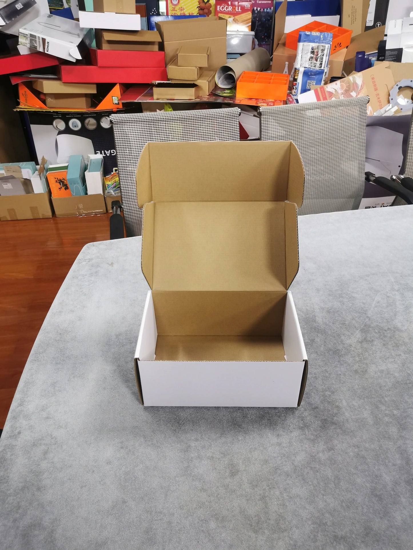 Small Carton Manufacturer Corrugated Paper High Demand Mailing Box for Packing Delivery Cardboard Shipping Black Box Packaging