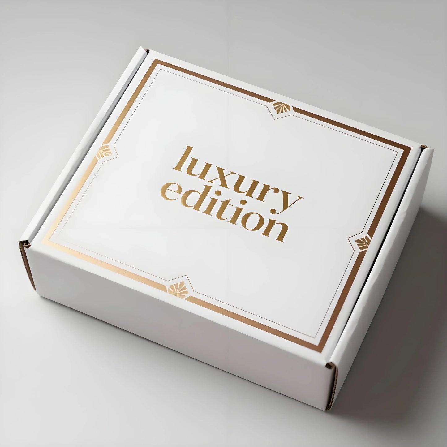 Luxury Customized Premium Gold Foil White Cardboard Corrugated Gift Packaging Box for Shipping and Gift Packaging