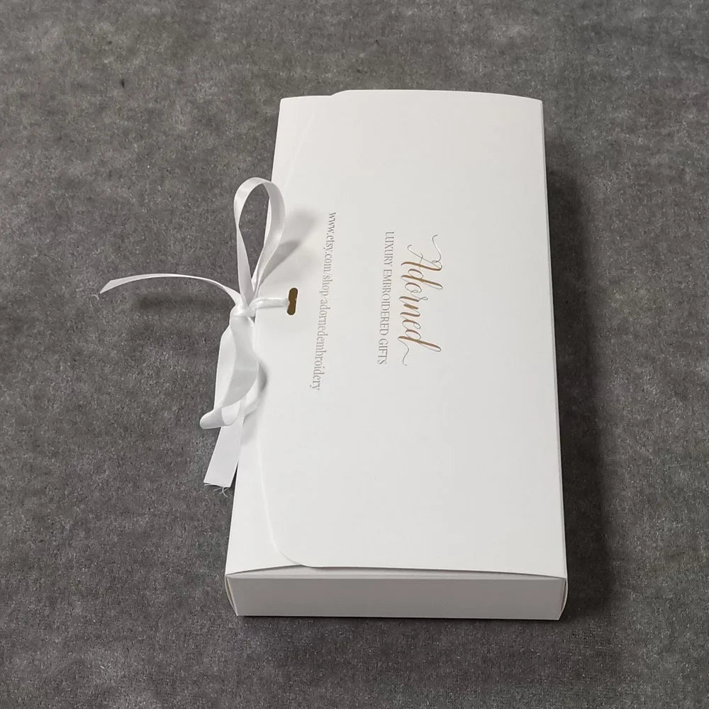 Eco Friendly Cardboard Envelope Packaging Gift Boxes with Ribbon Gold Foiled logo