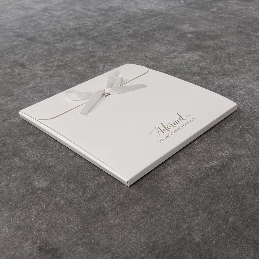 Eco Friendly Cardboard Envelope Packaging Gift Boxes with Ribbon Gold Foiled logo