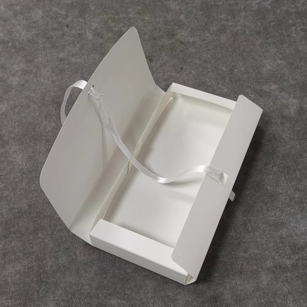 Eco Friendly Cardboard Envelope Packaging Gift Boxes with Ribbon Gold Foiled logo