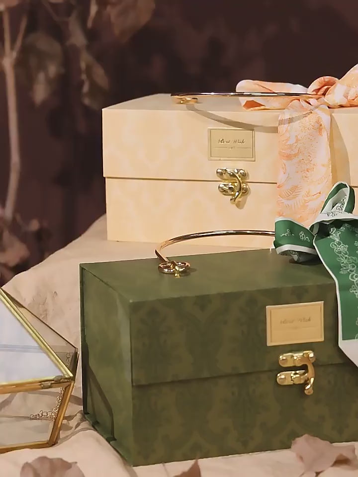 Caja de regalo de mano de lujo vintage personalizada | Verde grabado en relieve con asa de metal, broche dorado y lazo de seda para té, joyas y regalos premium | Cantidad mínima de pedido: 100 unidades